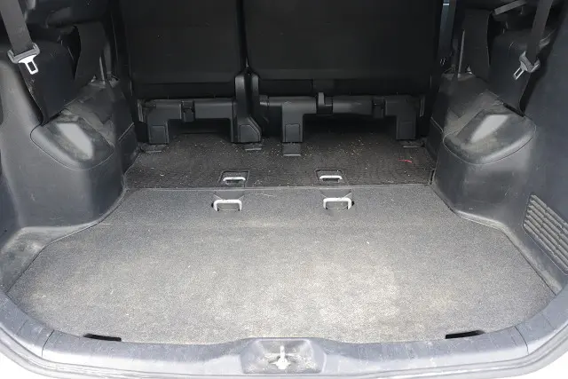 やよい様 ヴォクシー 2.0 X 8人 4WD 0123109 ｜ PapaMama CAR'S