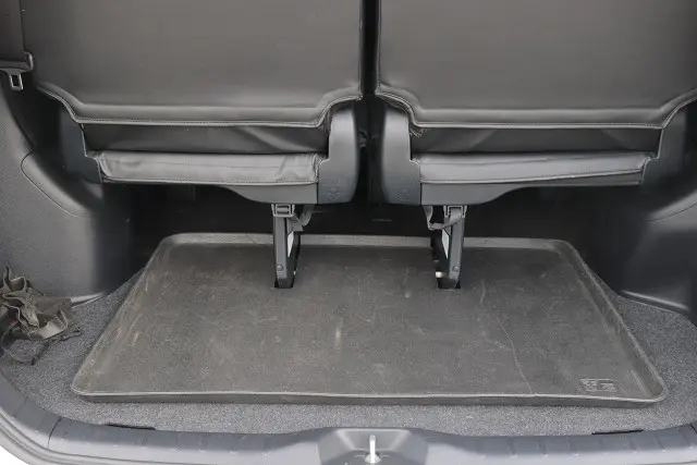 ヴォクシー 2.0 X 8人 00370333 ｜ PapaMama CAR'S ｜ カスタム中古車